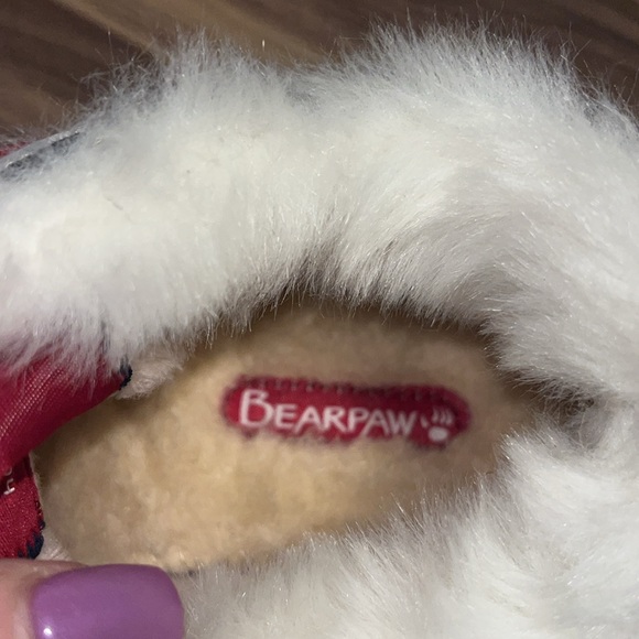 Bear paw Hoodoo red, white, and blue fur sneakers - Picture 10 of 16